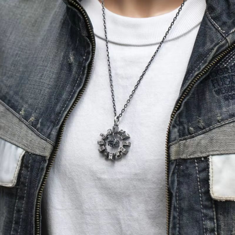 Collana con ciondolo modello S - Unique Anime Merchandise recensione e prezzo